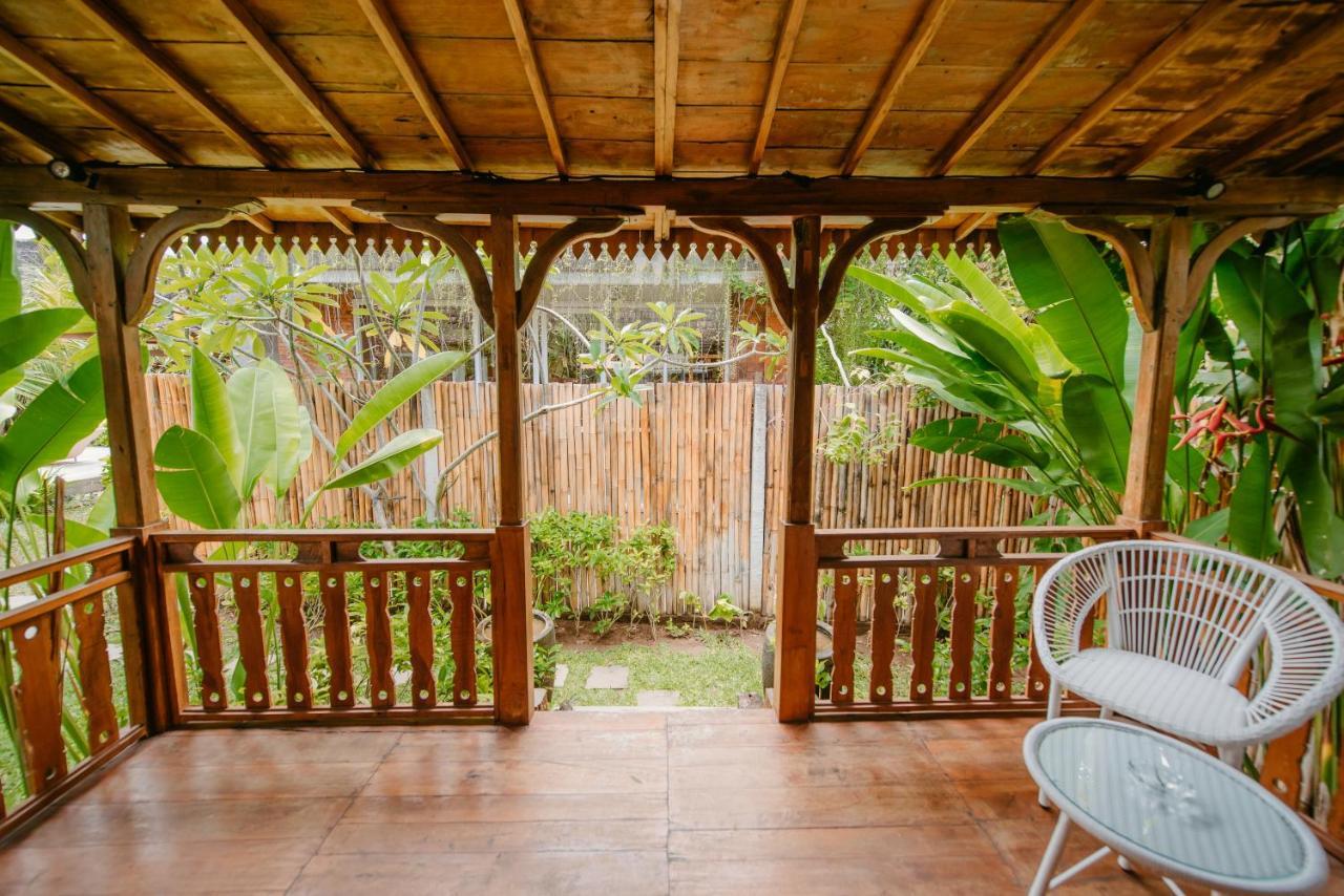 Moson Villa Legian エクステリア 写真